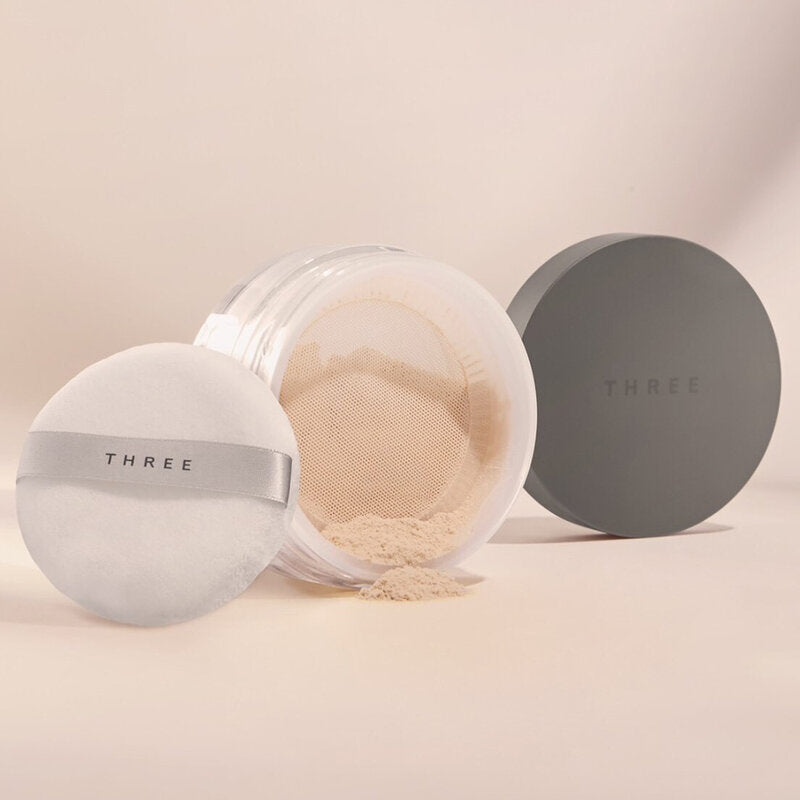 THREE Ultimate Diaphanous Loose Powder Glow 17g