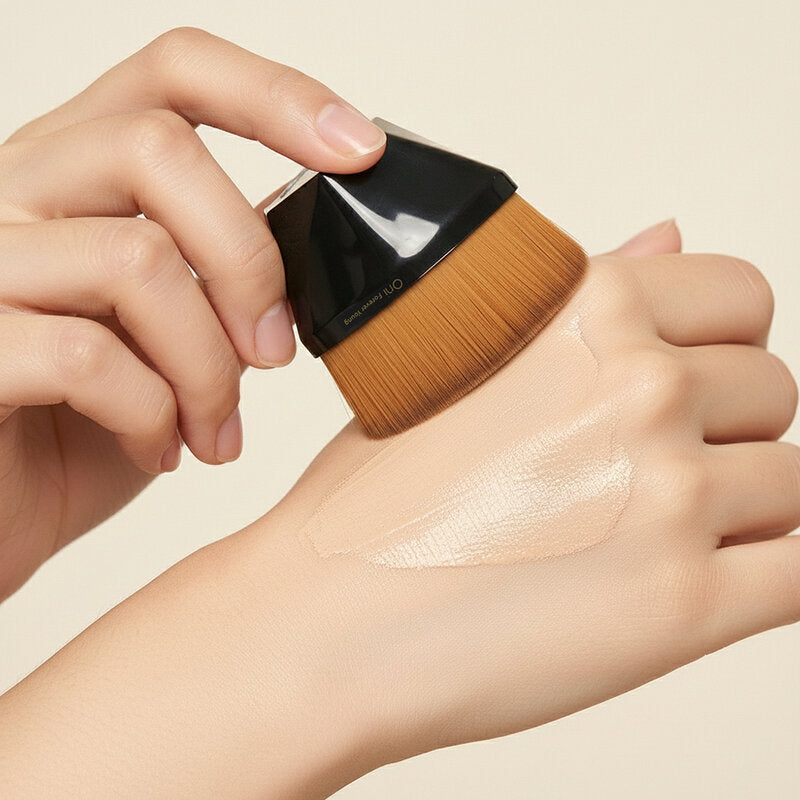 Oni Magic Petal Foundation Brush Size M