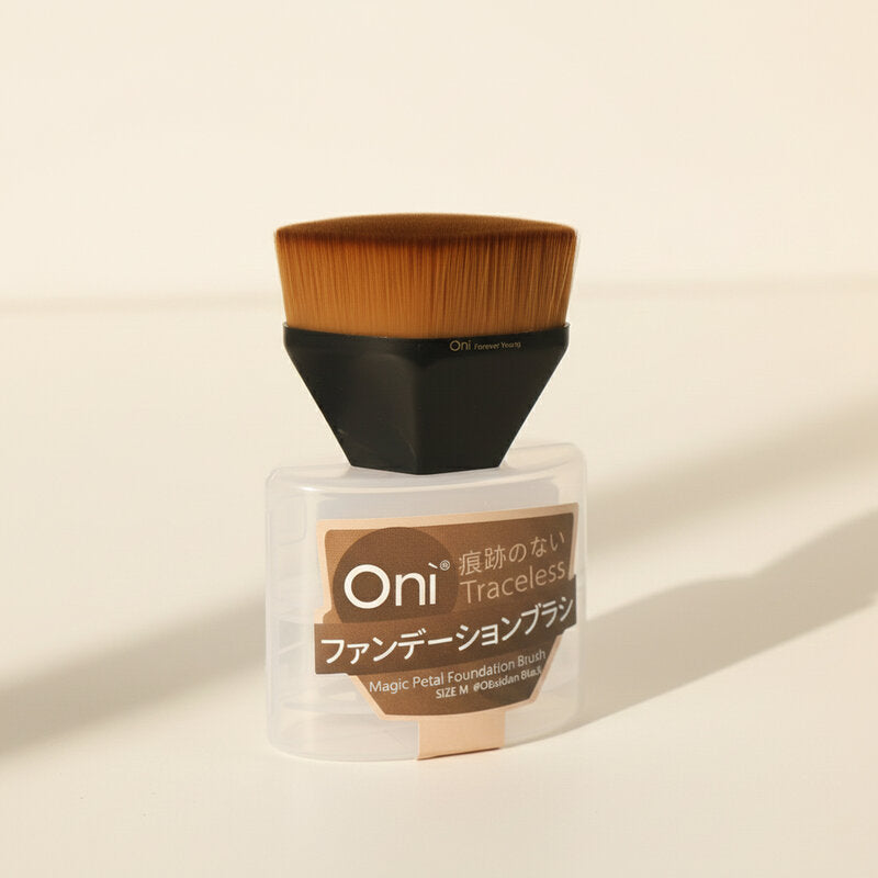 Oni Magic Petal Foundation Brush Size M