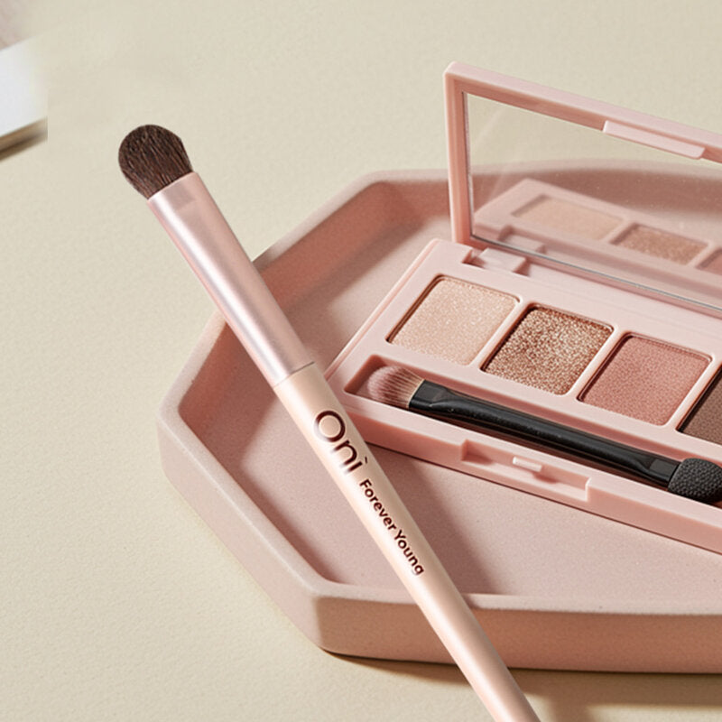 Oni Eye Shadow Brush