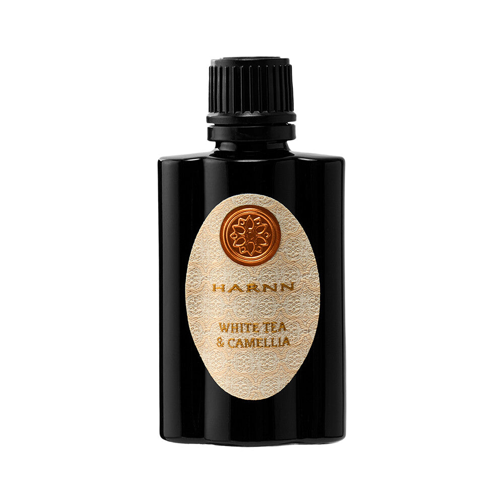 Harnn Signature Essential Oil Blend - White Tea & Camellia 35 ml.