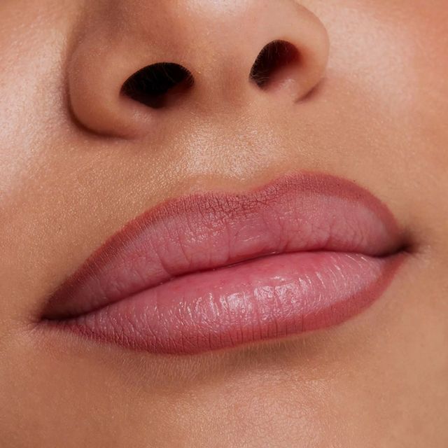 essence 8H Matte Comfort Lipliner