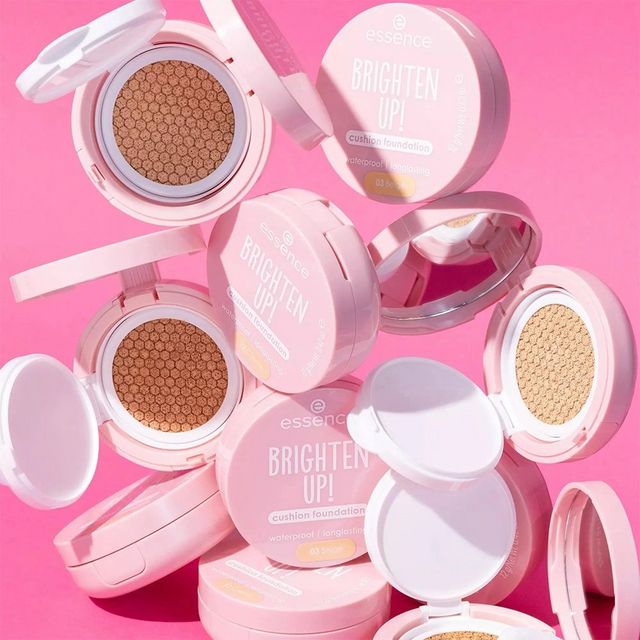 essence Brighten Up! Cushion Foundation