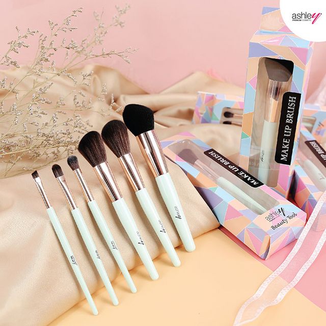 Ashley Aa154 Angled Contour Brush