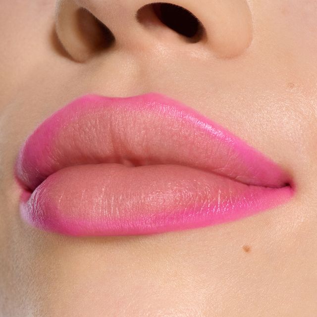 MAC Lipglazer Glossy Line-ca .25g #Candy Yum Yum